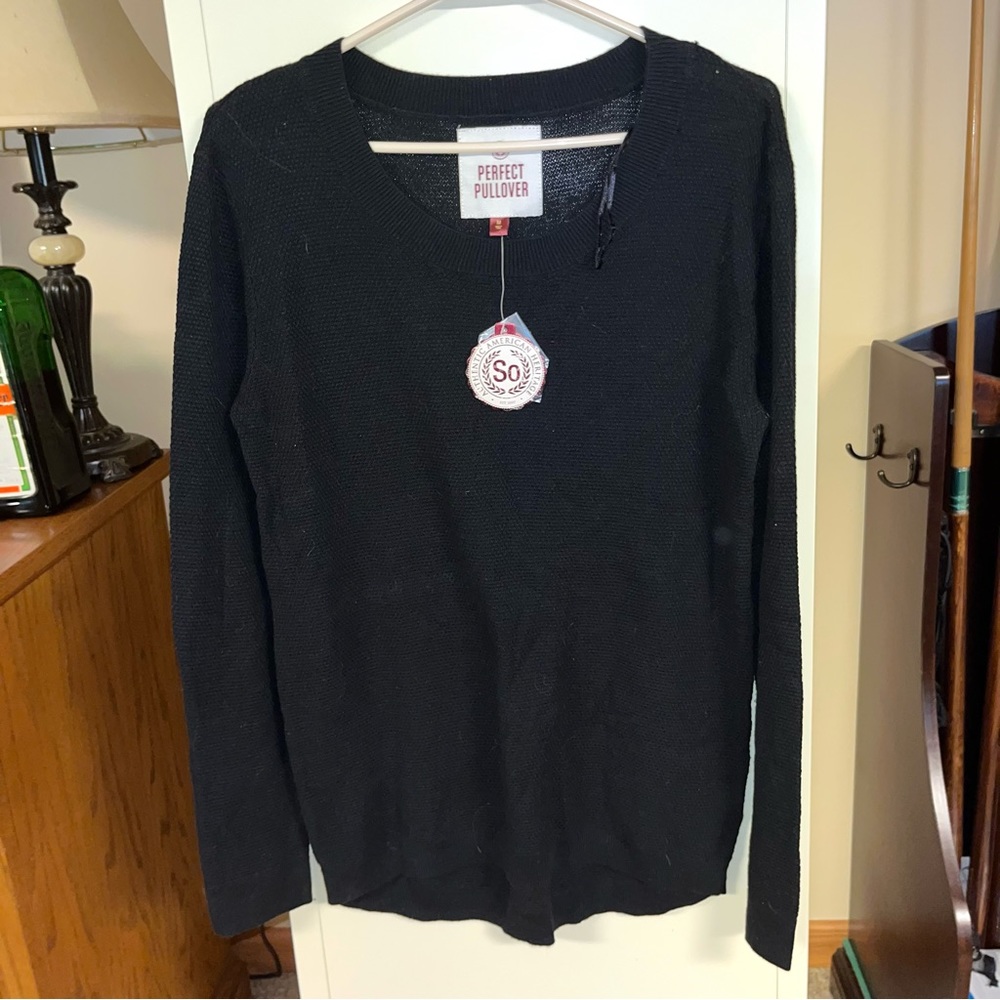 SO Kohl’s perfect pullover black sweater M